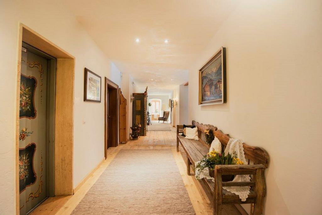 Hotel Hoferwirt ノイシュティフト・イム・シュトゥーバイタール エクステリア 写真